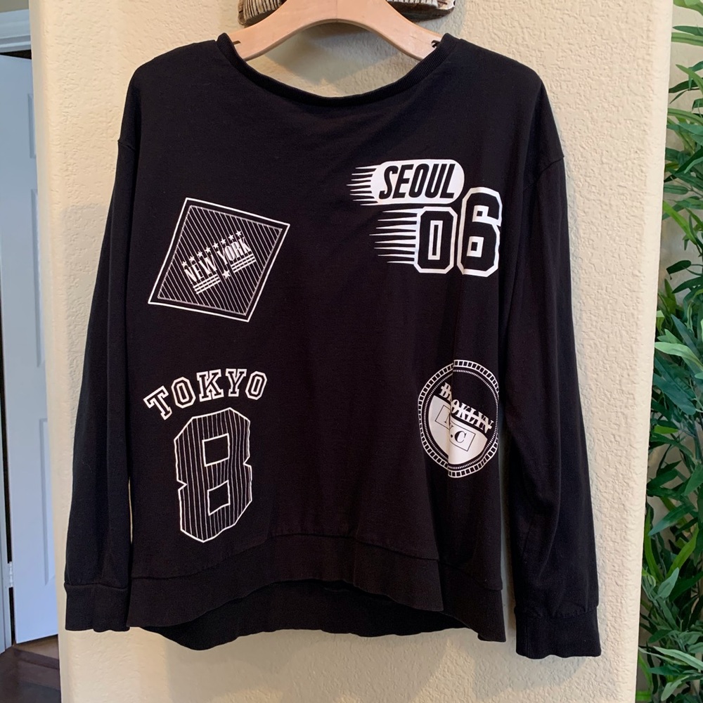Sweatshirt